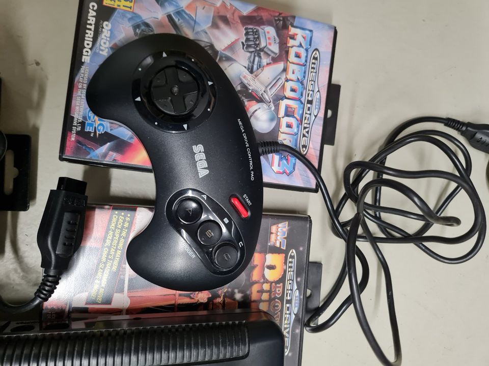 Sega Mega Drive II  mit 7 Spielen in Erftstadt