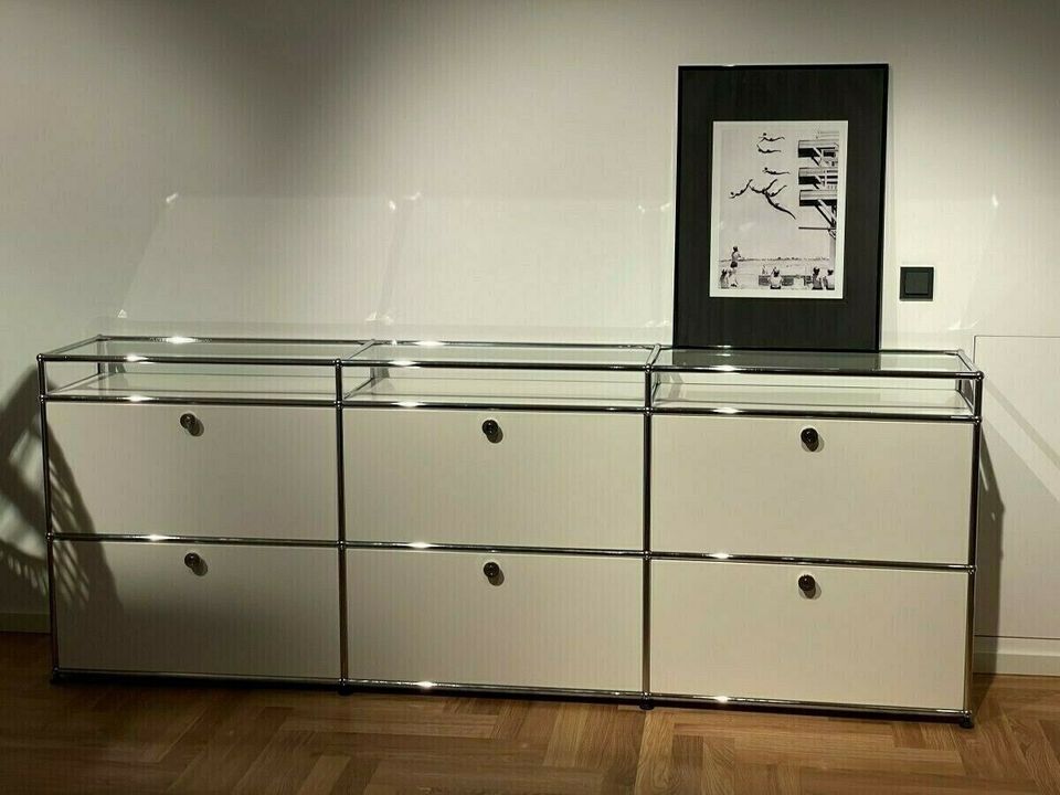 USM Haller Sideboard Reinweiß Glasaufsatz 228x84x37cm Refurbished in Hamburg