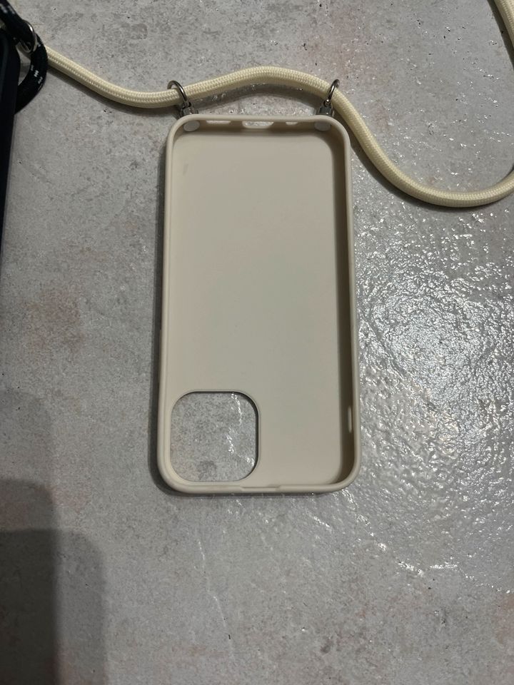 Apple iPhone 13 mini Handyhülle mit Band Handykette in Überherrn