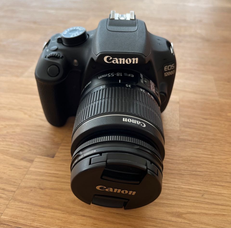 Canon EOS 1200D DSLR inkl. viel Zubehör in Konstanz