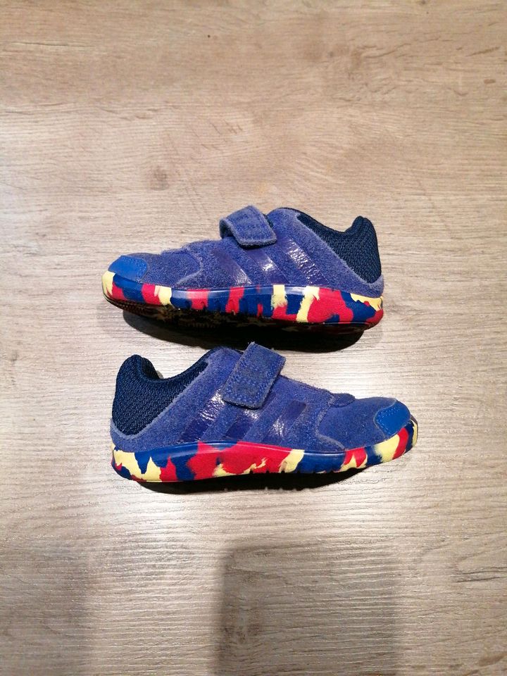 Adidas Kinderschuhe 23 in Enger