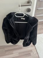Verkaufe eine Teddyfell Jacke von H & M Stuttgart - Stammheim Vorschau