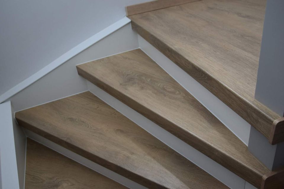 ❌ Treppen-Renovierung, Treppen-Sanierung mit Holz, Laminat in Nossen