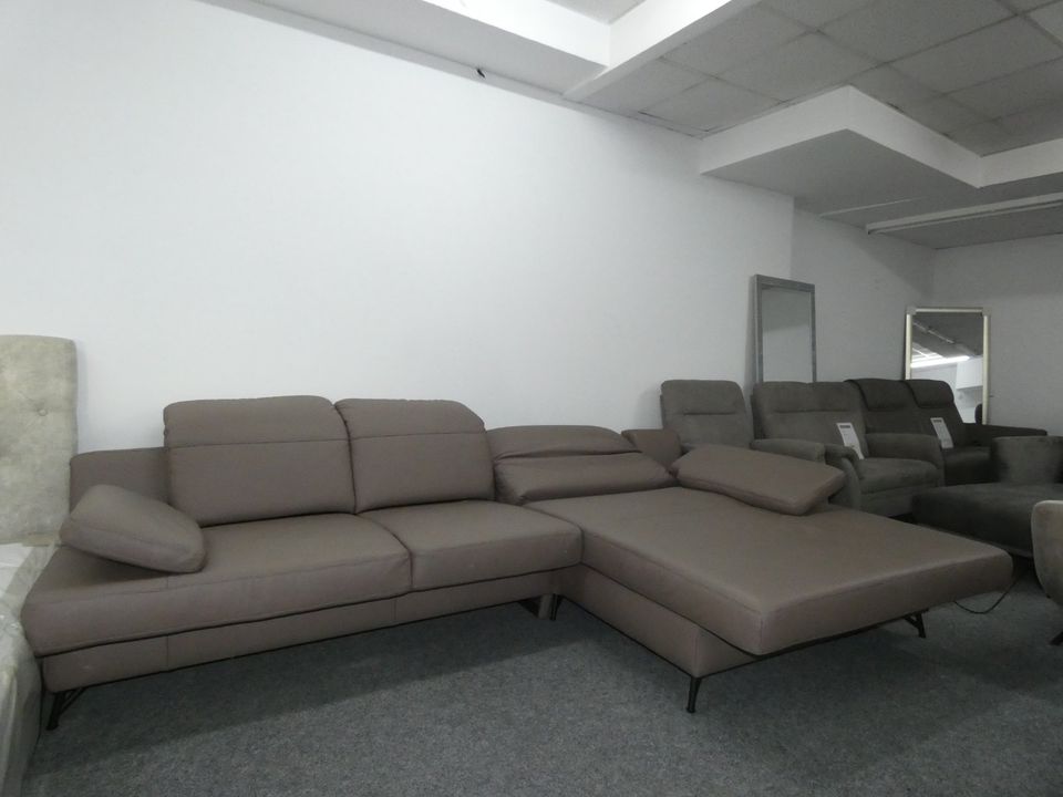 Leder Sofa Wohnlandschaft Couch 2elektr Funktionen anstatt 6250€ in Lotte