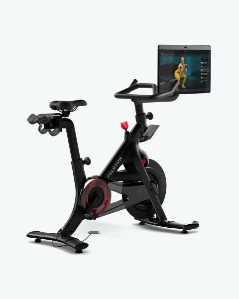 Peloton Bike + Plus mit Ultimate Set in München