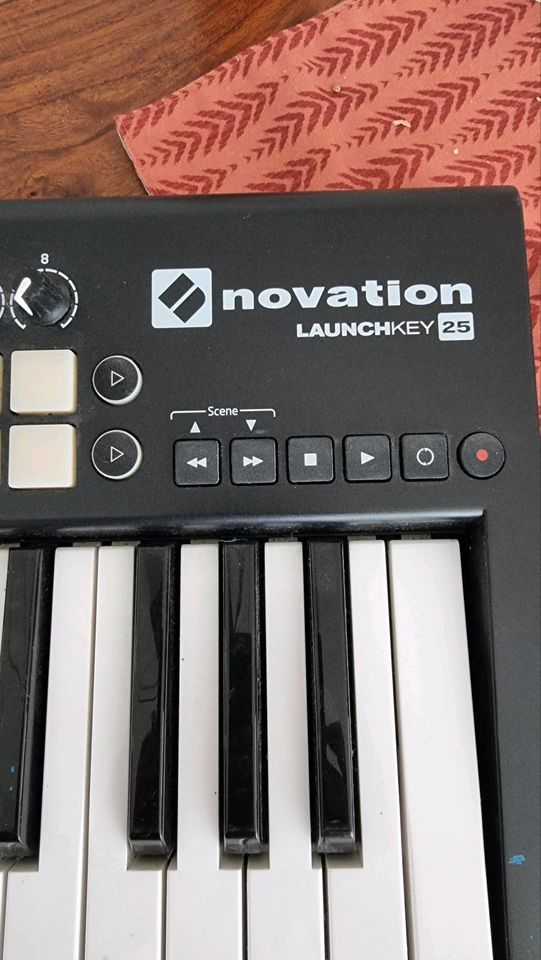 Novation Launchkey 25 Midi Keyboard. in Wuppertal