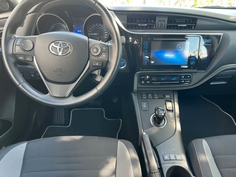 Toyota Auris Touring Sports Hybrid Cool in Mayen