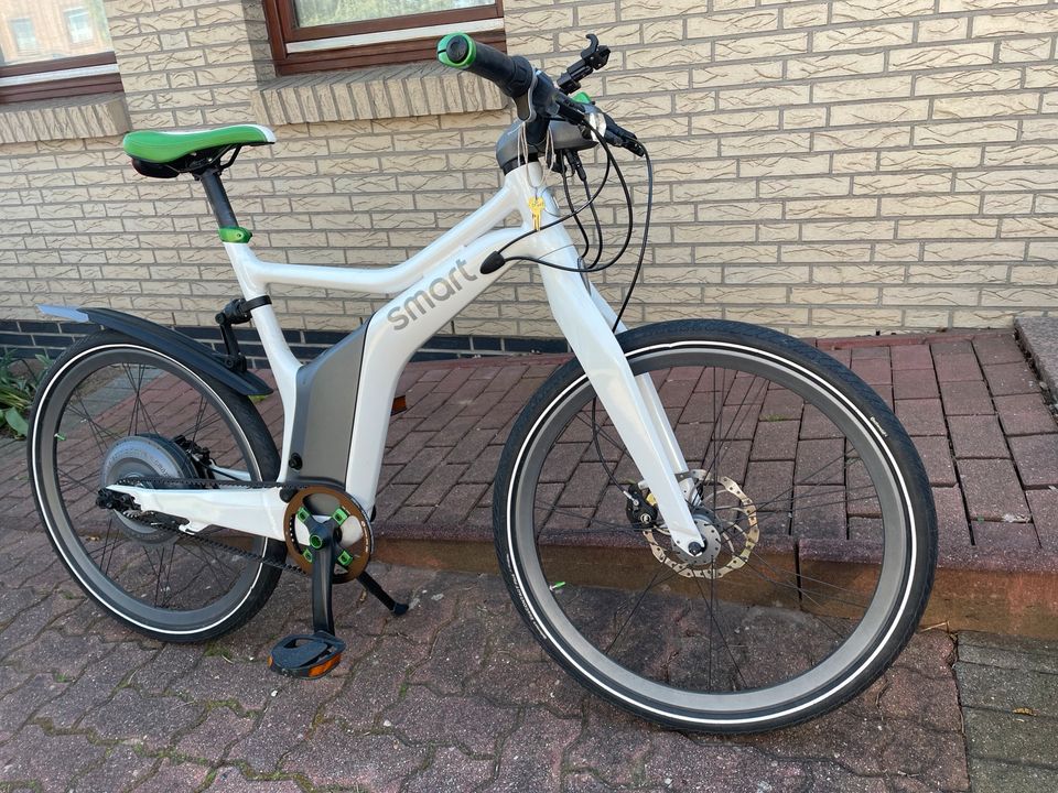 Smart Mercedes E-Bike 26“ Disc 48V 8,4AH 403,2WH Akku Neu in Wilster