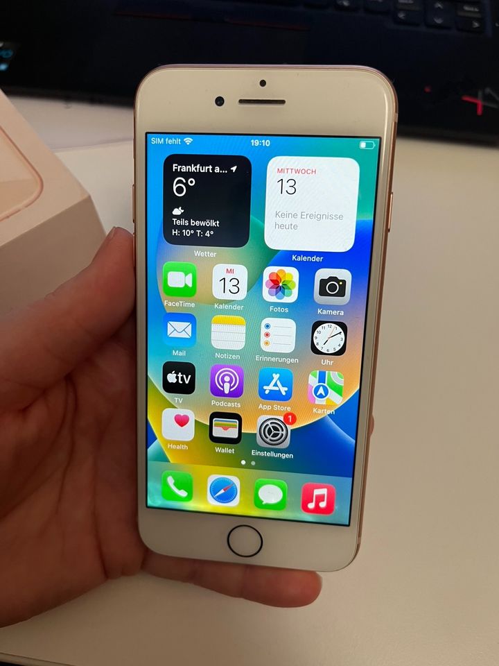 iphone 8 gold rosegold 64GB in OVP apple in Frankfurt am Main