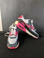 Nike Air Max Damen sehr guter Zustand Größe 38 Hessen - Lahnau Vorschau