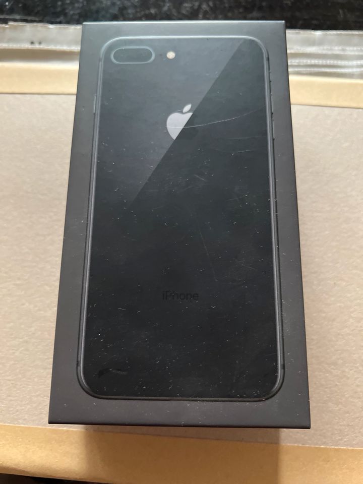 iPhone 8 Plus 128 GB Space Gray in Sulzbach-Rosenberg