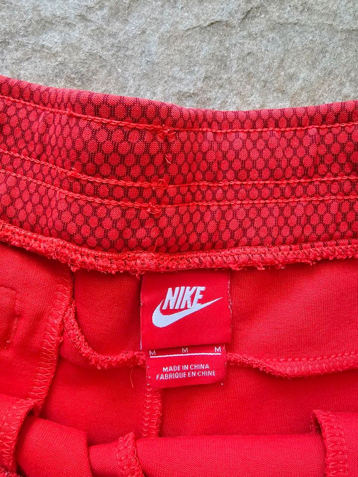 Nike Tech Shorts Kurze Hose rot M in Lotte