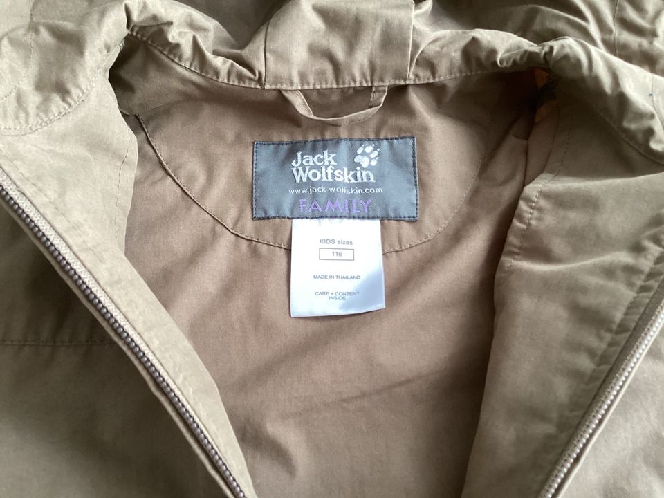 Jack Wolfskin Jacke braun  Gr 116 in Müllheim