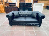 Sofa / Couch / Sessel / Chesterfieldstil / TOP - INKL Anlieferung Berlin - Neukölln Vorschau