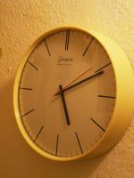 Glashütte - Wanduhr DDR Glashütte elektrochron Sachsen-Anhalt - Halle Vorschau