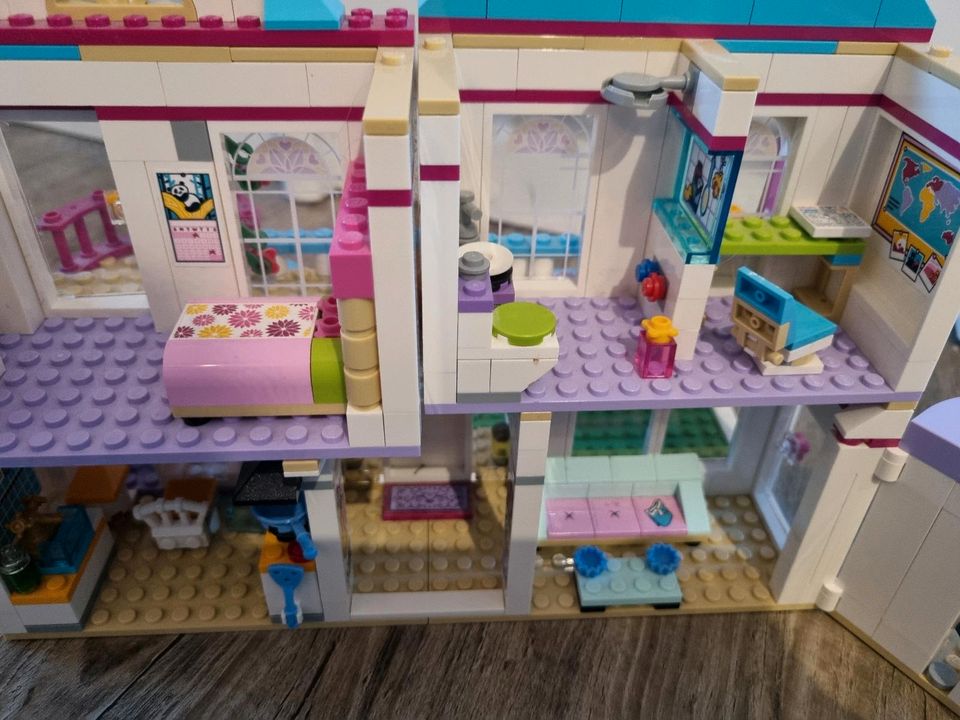 Lego Friends Stephanies Haus Mädchen Originalkarton in Bad Honnef