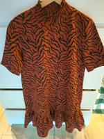 ZARA ❤️ Süßes Kleid Stehkragen Zebra Muster rotbraun Gr.M. Nordrhein-Westfalen - Tönisvorst Vorschau