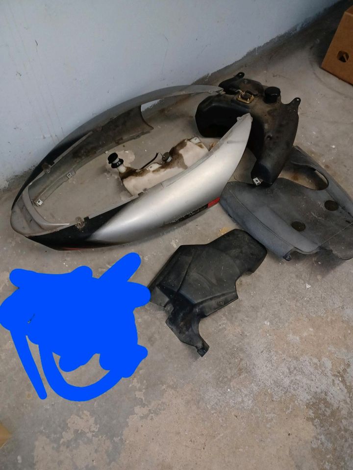 Aprilia SR50 Verkleidungsteile Öltank und Benzintank in Lippstadt