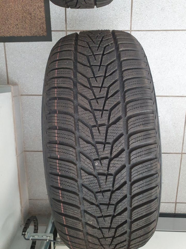 1 Reifen 225/50R18 99V XL Winter Hankook neu Winterreifen Räder in Aalen