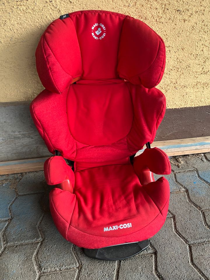 Kindersitz Maxi cosi verstellbar in Vielbach