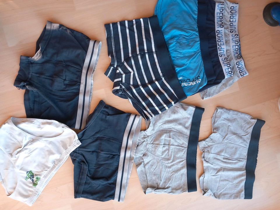 Unterhosen Paket  17 Stück Gr 146/152 in Ubstadt-Weiher