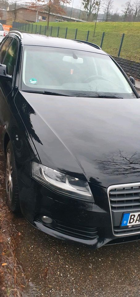 Auto Audi A4 in Baden-Baden