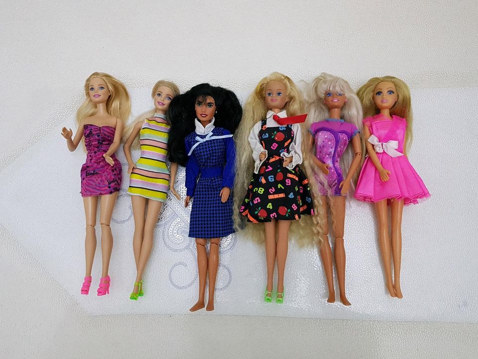 Verschiedene Vintage Barbies 1 Stück 8€ in Essen