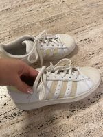 ❤️ Adidas Superstar Schuhe Sneaker weiß 37,5 Nordrhein-Westfalen - Hilden Vorschau