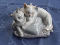 NAO Porzellanfigur zwei liegende Katzen auf Decke Essen - Essen-Katernberg Vorschau