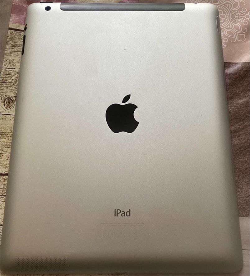 Apple iPad 4 16GB Wi-Fi + Cellular (MD522FD/A) in Bad Kreuznach