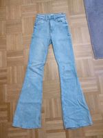 Bershka flared jeans/ Schlaghose Größe 32 Nordrhein-Westfalen - Lennestadt Vorschau