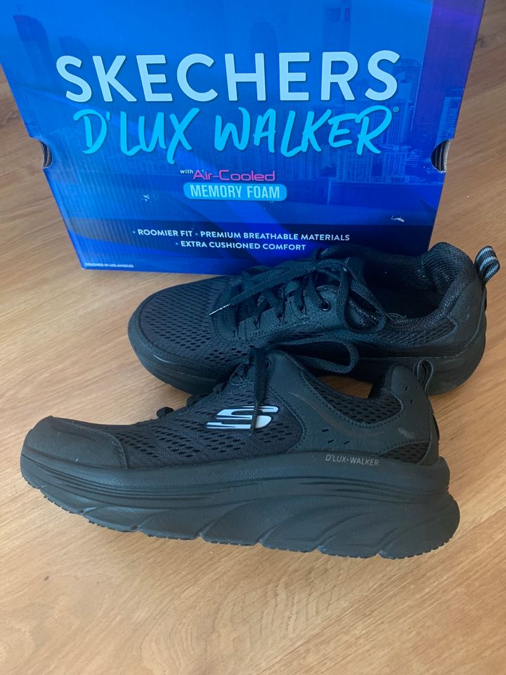 Skechers D‘lux Walker 38 in Traitsching