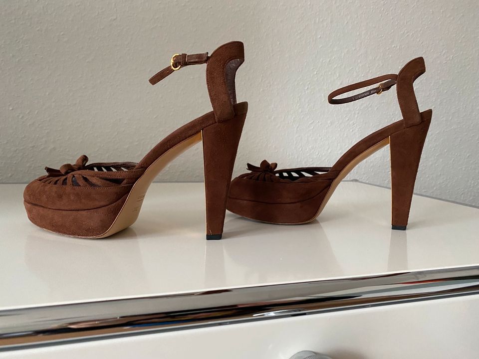 Exklusive Damen-Pumps, High Heels von Gucci, Gr. 38, Braun in Duisburg