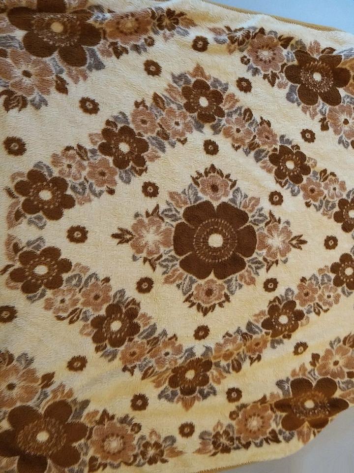 SUCHE DIESE Decke Wolldecke Kuscheldecke Wohndecke Sofadecke in Fulda