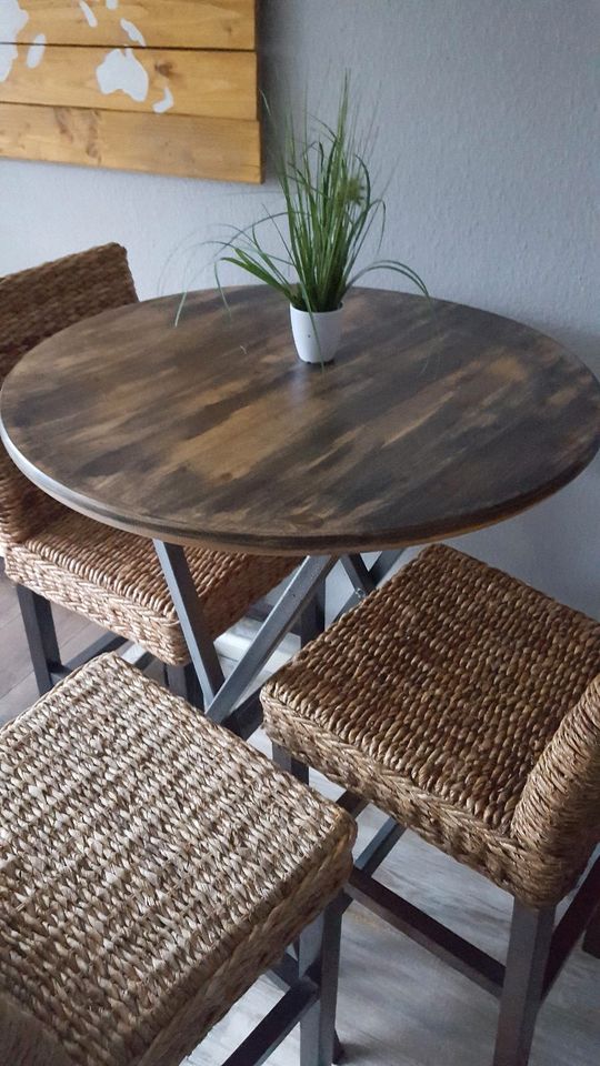 Hallo zu verkaufen schöne tisch mit rattan stuhle in Gronau (Westfalen)