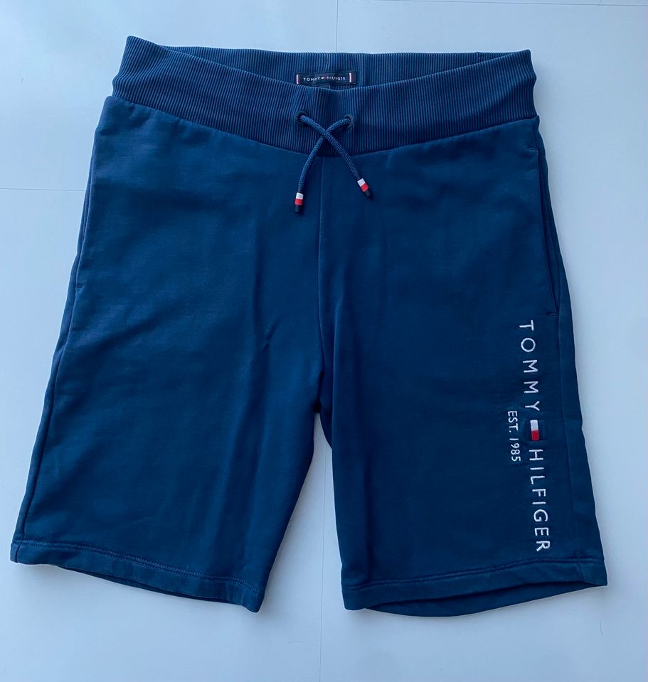 Jogger Shorts kurze Hose Tommy Hilfiger Gr. 152 in Salzatal