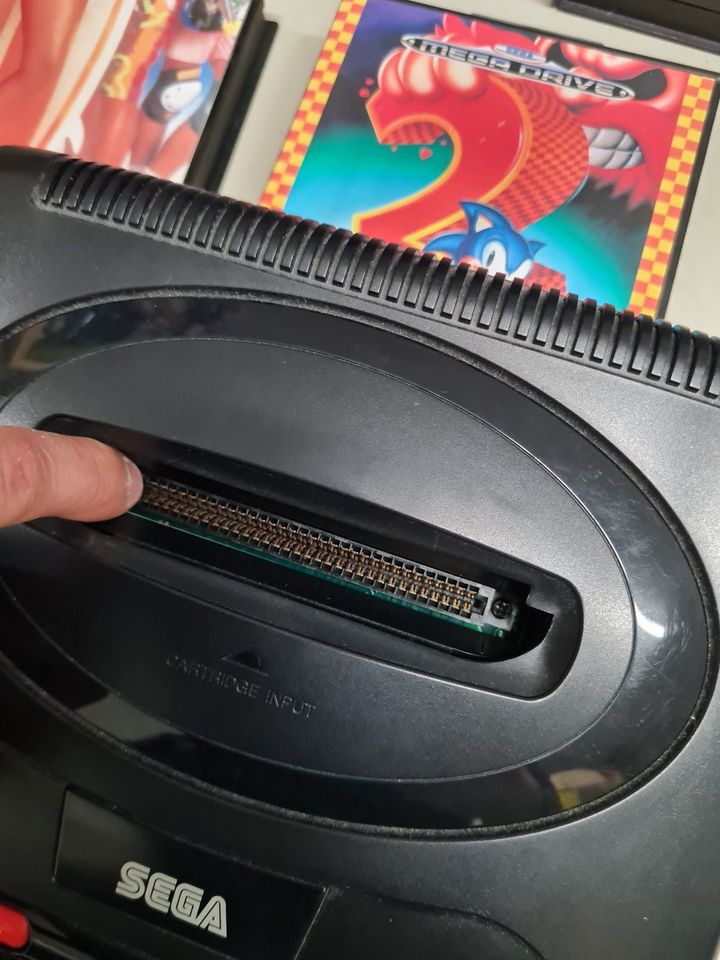 Sega Mega Drive II  mit 7 Spielen in Erftstadt