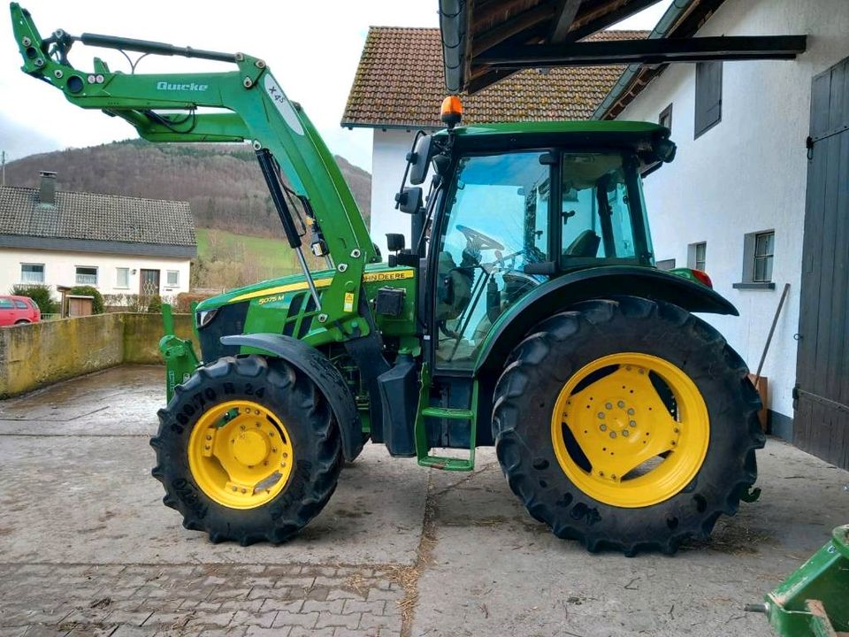 Traktor John deere 5075m Schlepper in Schwäbisch Gmünd