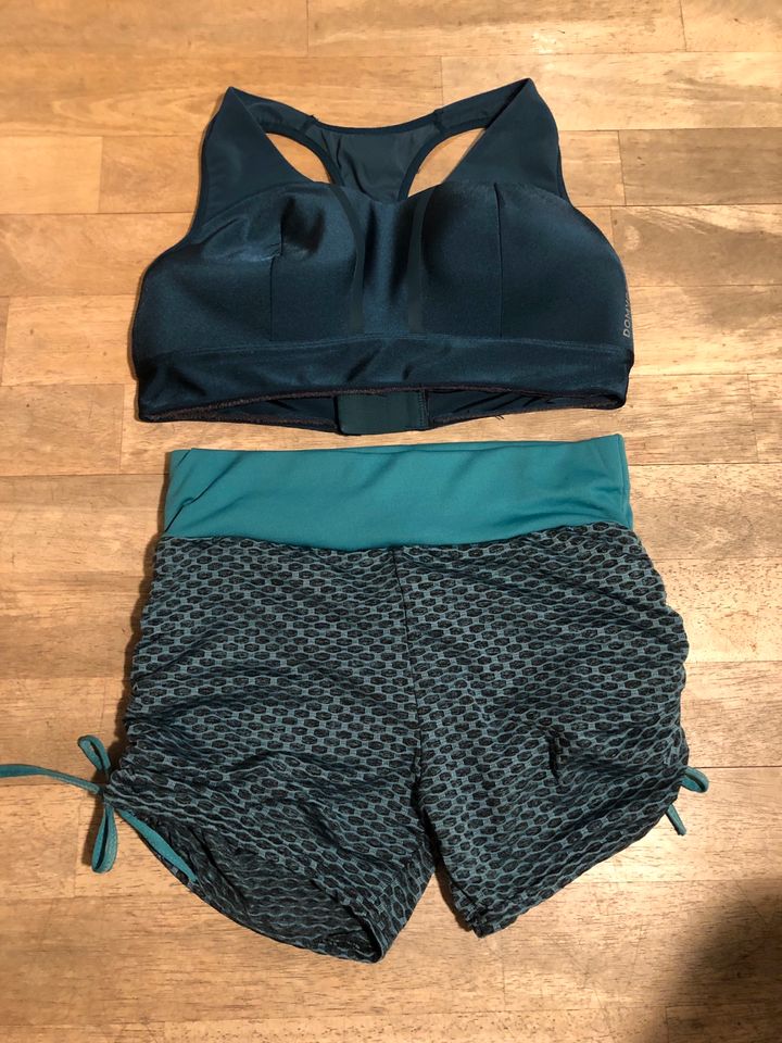 Poledance Shorts und Sport BH Decathlon grün Xl, 42 in Freiburg im Breisgau