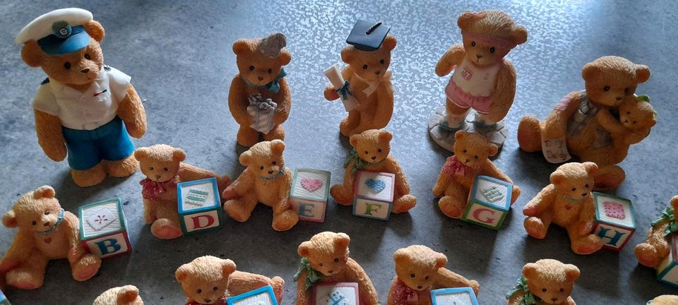 Cherished Teddies sammeln Hillmann 33 Stück in Düsseldorf