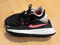 Nike Running Sportschuhe schwarz/pink Gr. 37,5 Nordrhein-Westfalen - Mettmann Vorschau