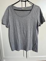 Basic T-Shirt in grau Bayern - Landshut Vorschau