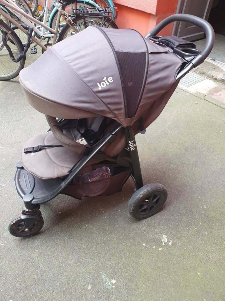 Kinderwagen Buggy Joie in Berlin