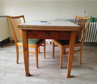 Vintage Esstisch mit zwei Stühlen Niedersachsen - Aerzen Vorschau