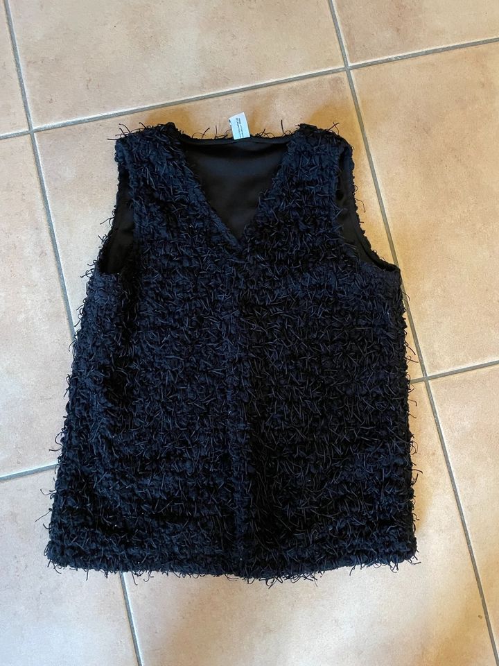 Mädchen Weste Jacke schwarz Gr. 134/140 in Husum