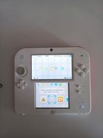 Nintendo 2ds  Weiß Rot mit hülle und ein spiel Nordrhein-Westfalen - Remscheid Vorschau