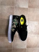 neue Dc Shoes Skaterschuh Gr. 40 Niedersachsen - Wedemark Vorschau