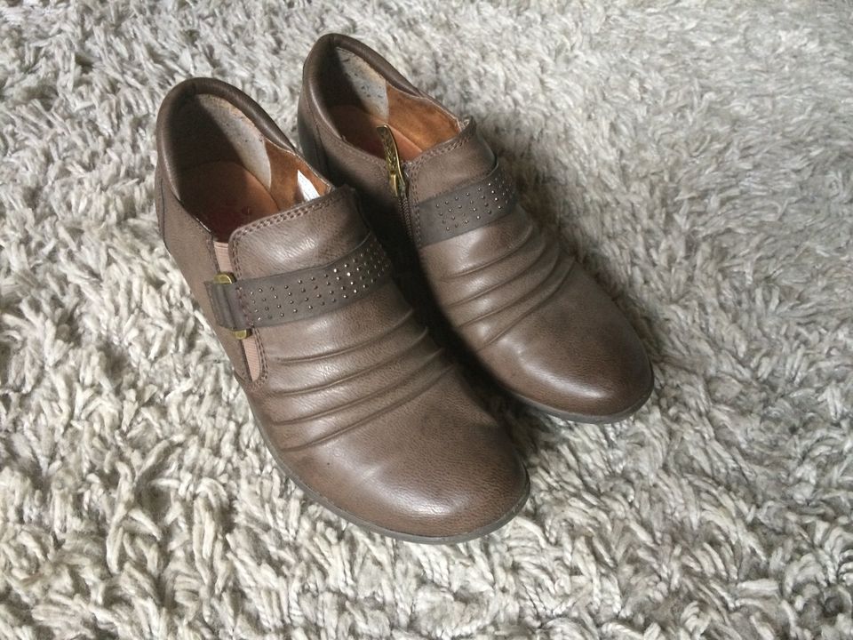 Hush Puppies Hochfrontpumps Hochfront Pumps Gr. 39 Neuwertig in Hessen -  Wetzlar | eBay Kleinanzeigen ist jetzt Kleinanzeigen