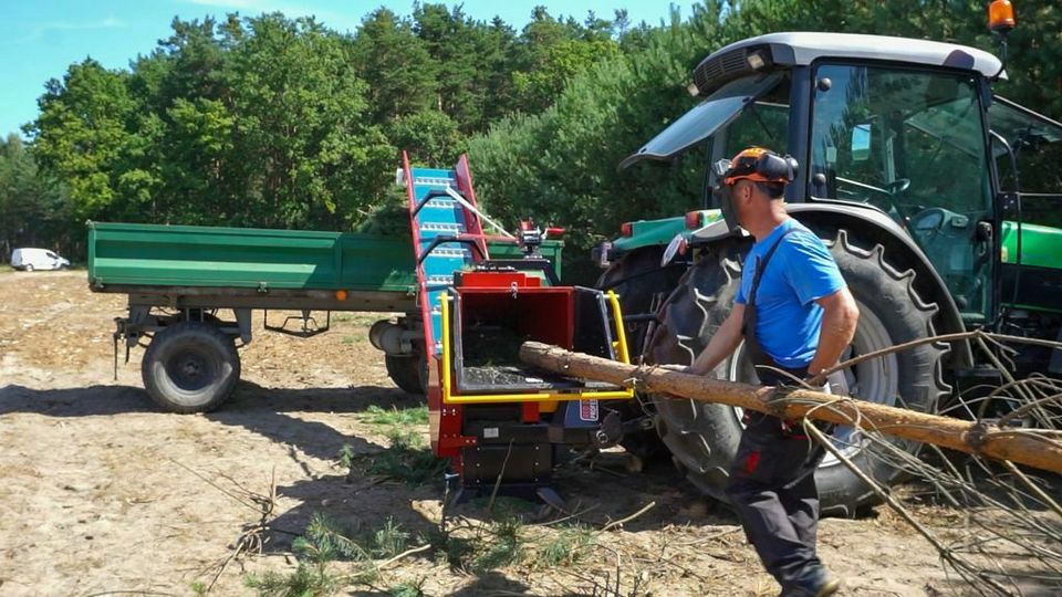 REMET CNC RP-200 SUPER Holzhacker + 4,00m Förderband +70 kg in Halle