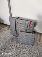 Sehr schöne DKNY Tasche mit einer Kosmetik Tasche Hessen - Heppenheim (Bergstraße) Vorschau